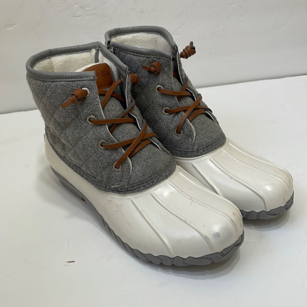 NAUTICA WOOLEY ANKLE BOOTS IN GRAY‎ AND WHITE